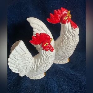 Vintage White Rooster & Hen Salt & Pepper Shakers Farmhouse Chicken Salt &Pepper